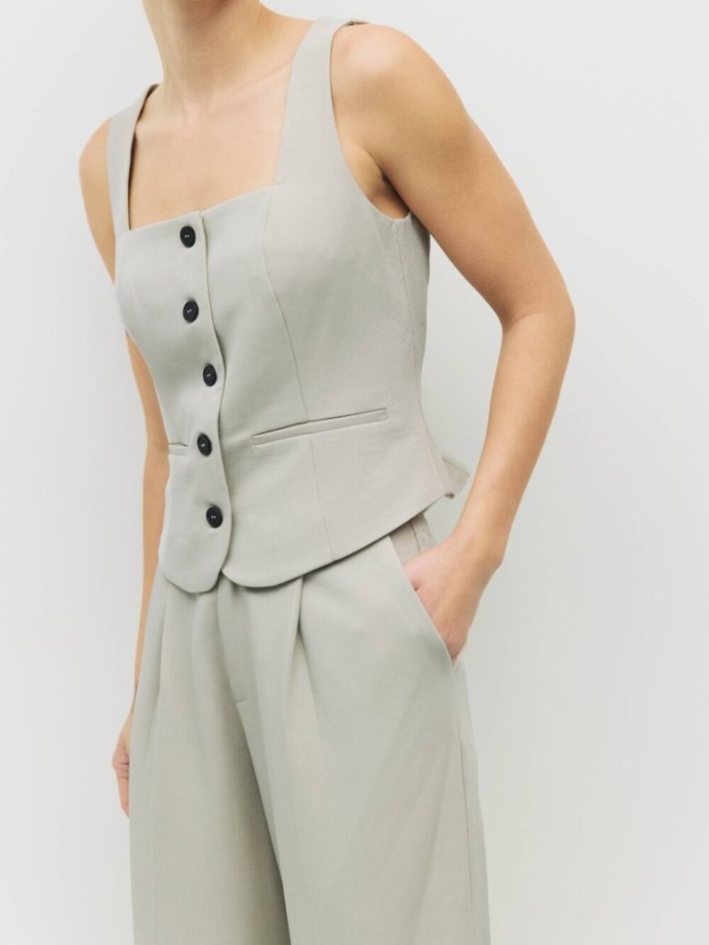 Mod Ref Nichole Beige Square Collar Vest